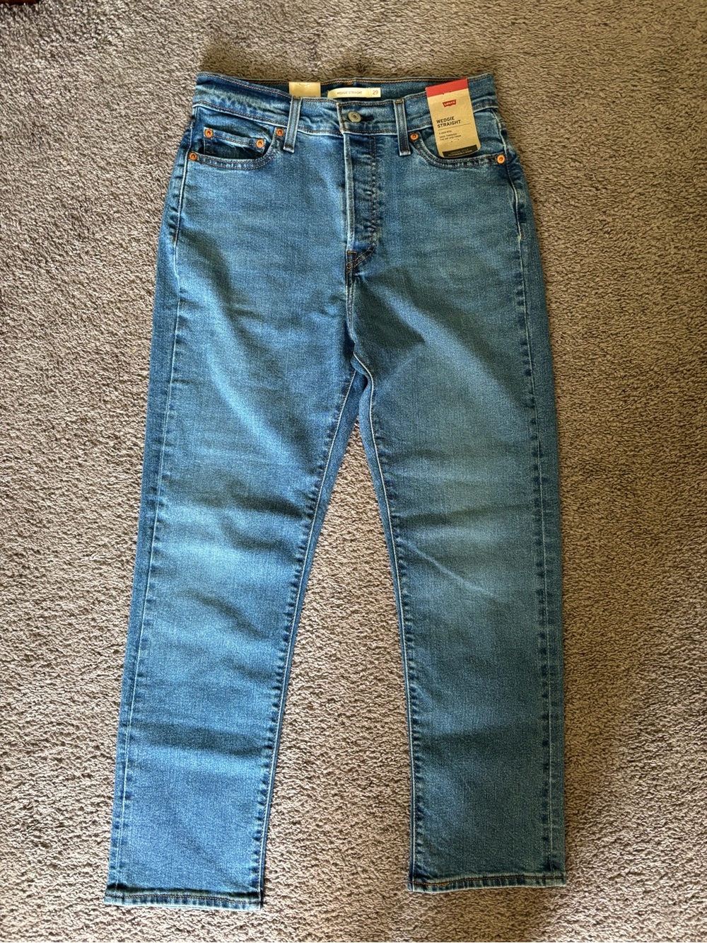 NWT Levi’s Wedgie Straight Jeans 29x28 Button Fly Medium Wash High Rise